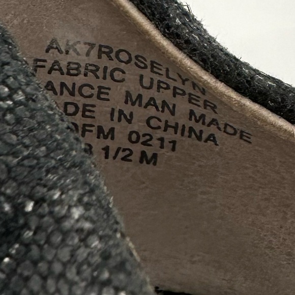 AK Anne Klein womens heels size 8.5 Roselyn black faux leather dorsay buckle - Picture 13 of 14